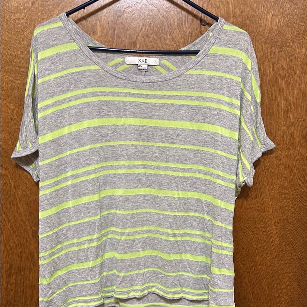 Forever 21 T-Shirt